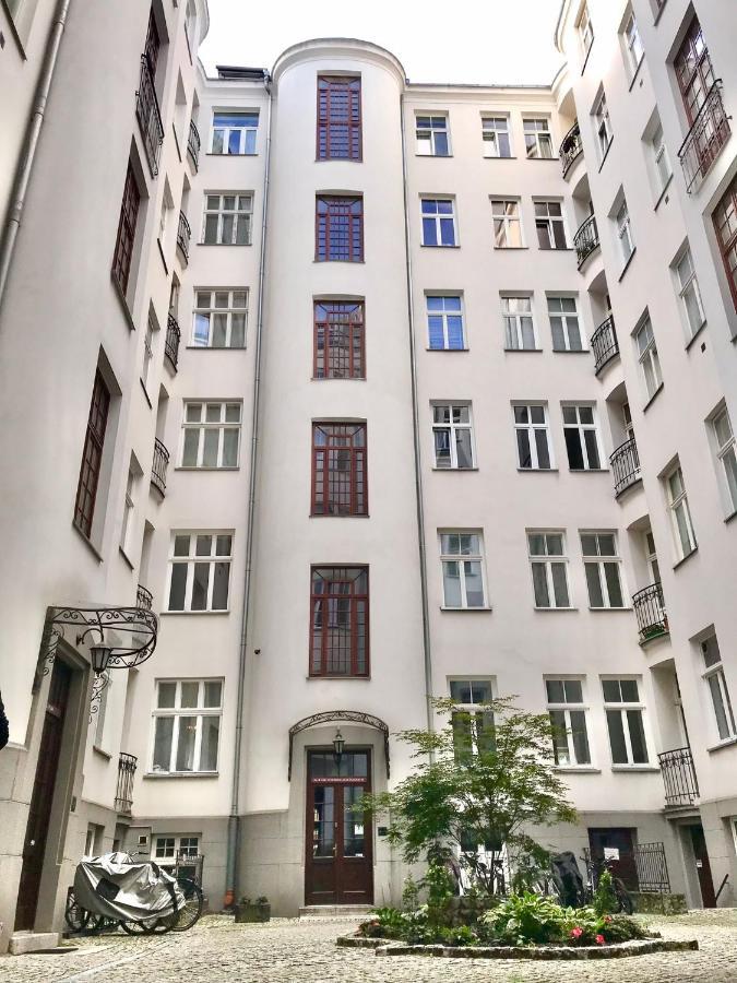Bezagenta Wilcza8 Minimalist Studio Central Location Варшава Экстерьер фото